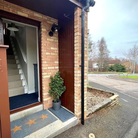 Comfortable, Modern Apartment With Parking. Inverness. Экстерьер фото