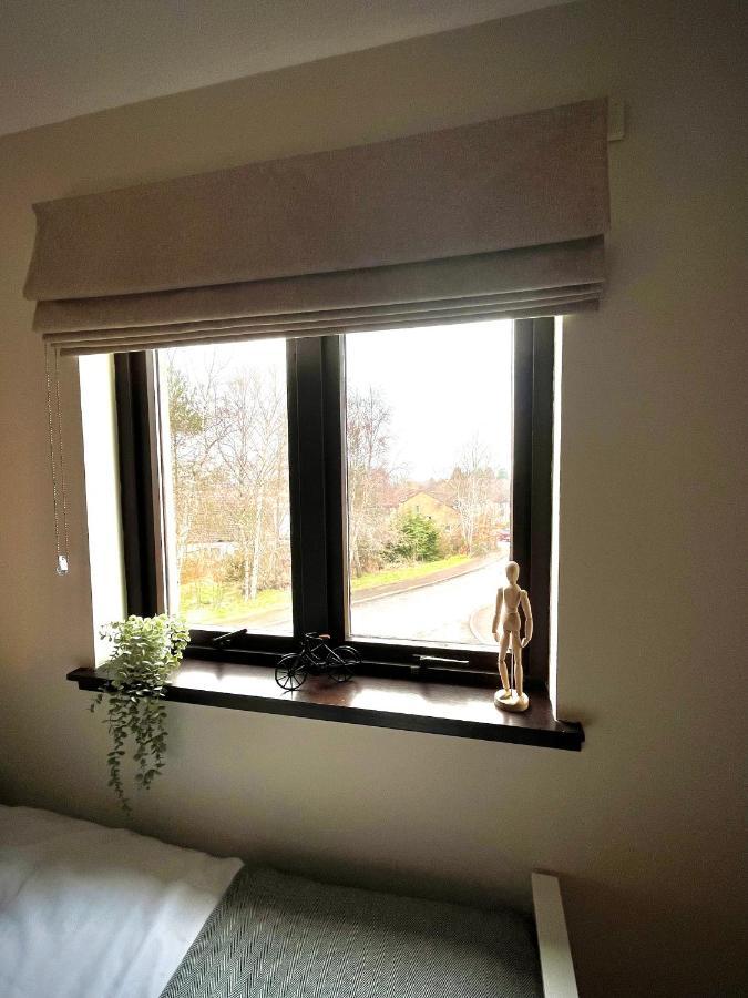 Comfortable, Modern Apartment With Parking. Inverness. Экстерьер фото