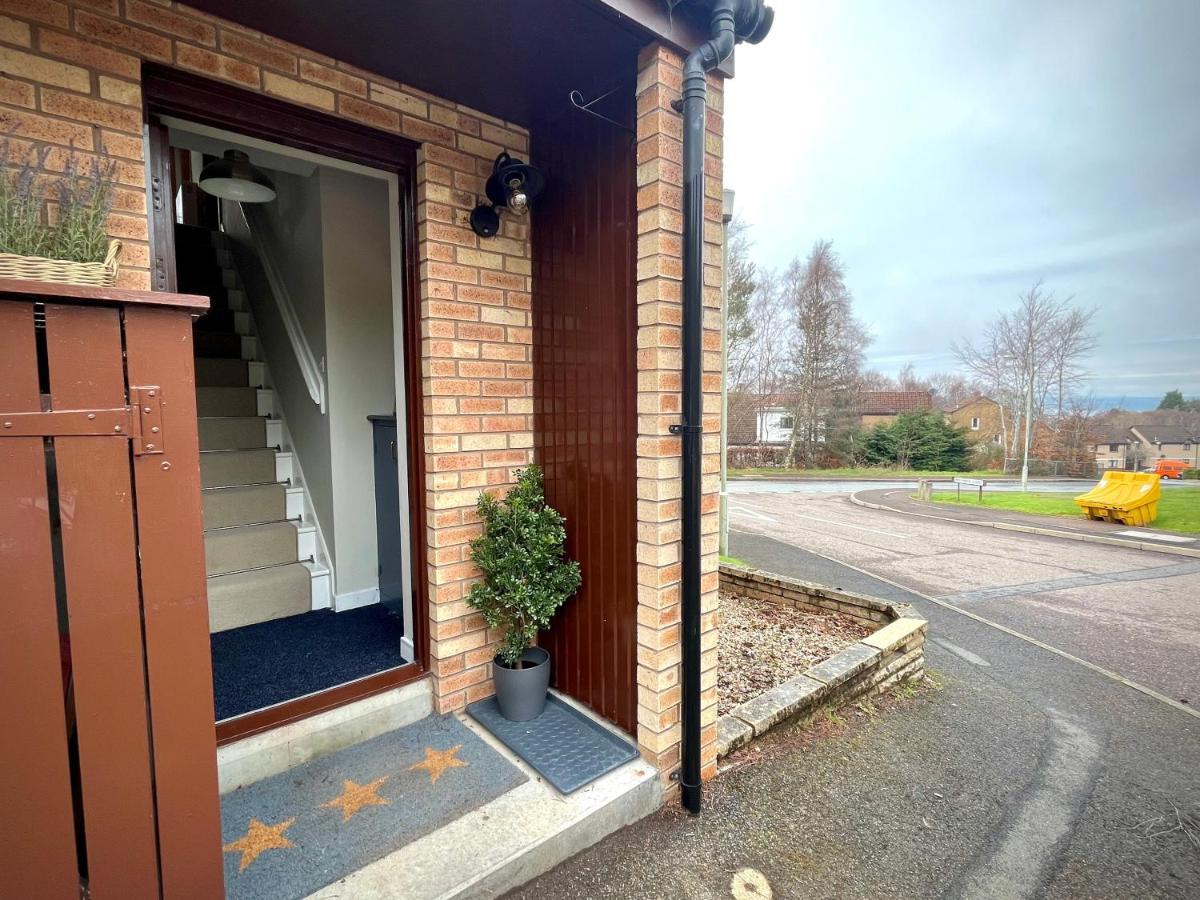 Comfortable, Modern Apartment With Parking. Inverness. Экстерьер фото