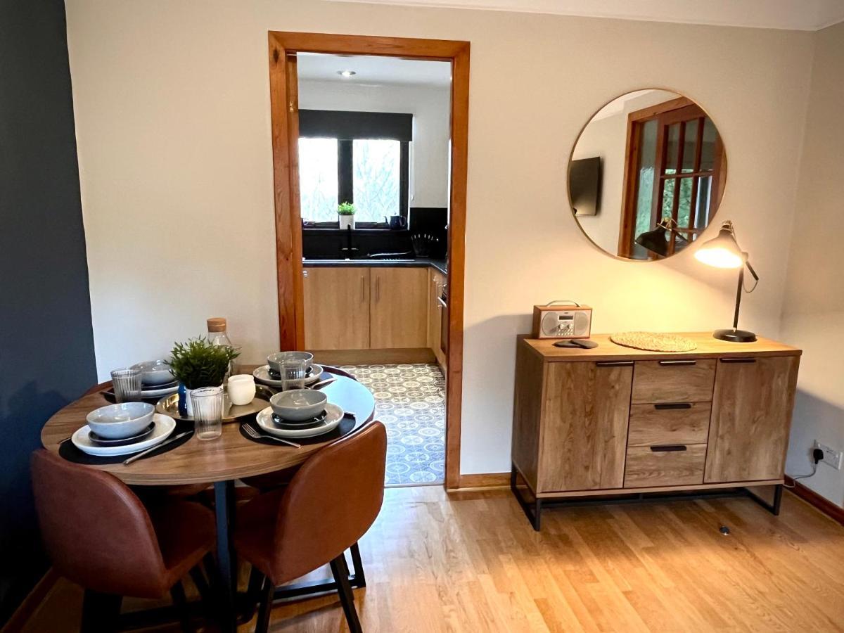 Comfortable, Modern Apartment With Parking. Inverness. Экстерьер фото
